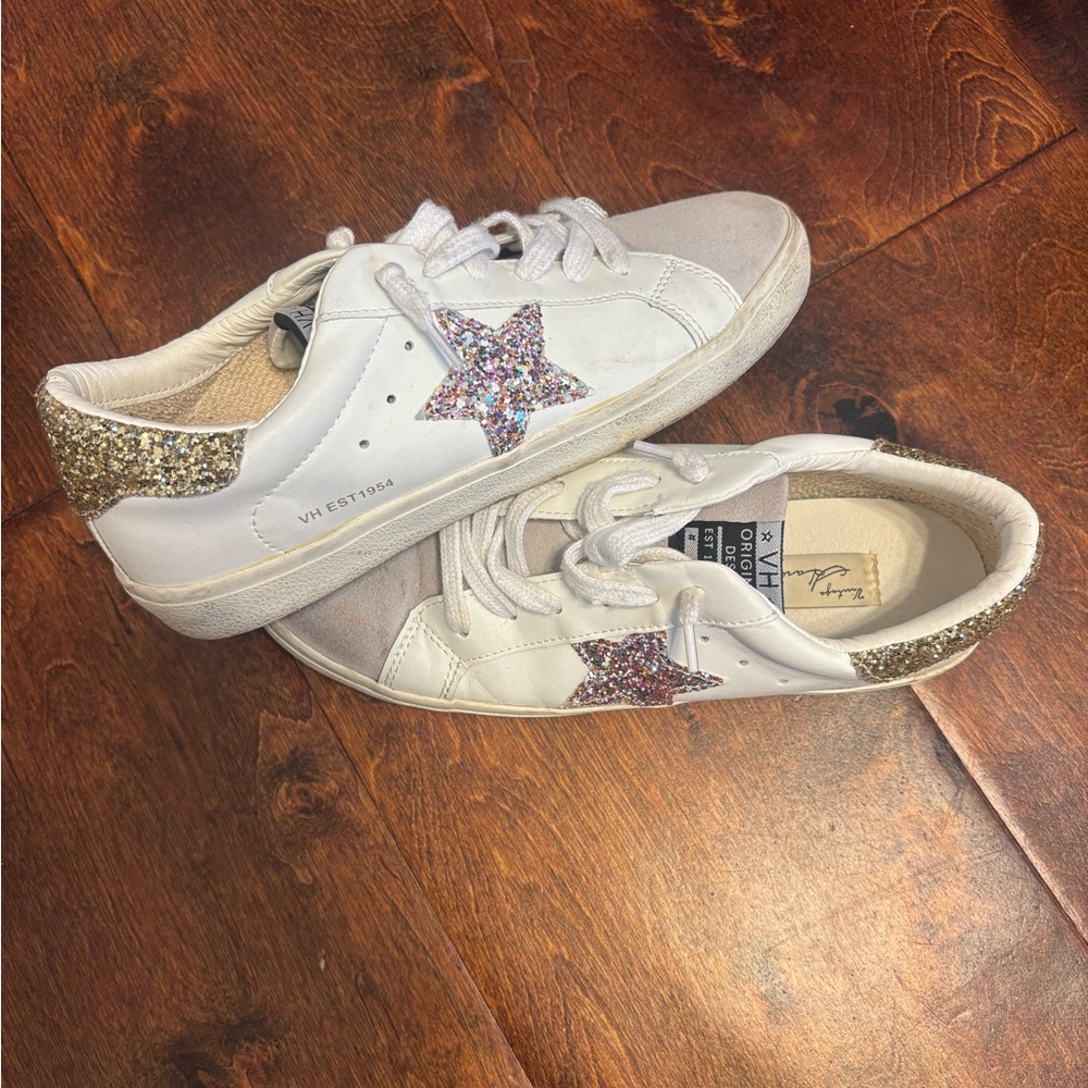 VINTAGE HAVANA. White Sneakers with Glitter Star and Heel